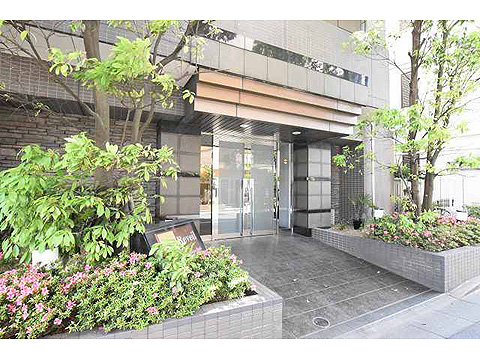 エントランス 植栽が豊かなエントランス。