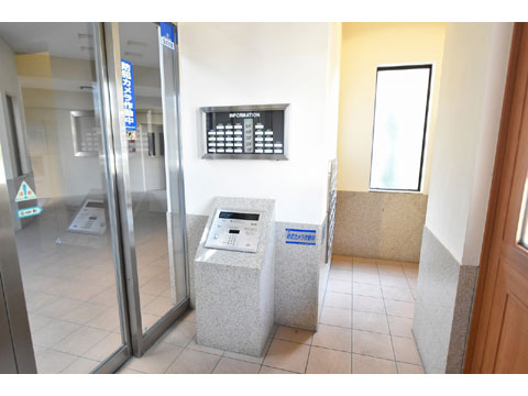 エントランス　セキュリティーも安心なオートロックシステム