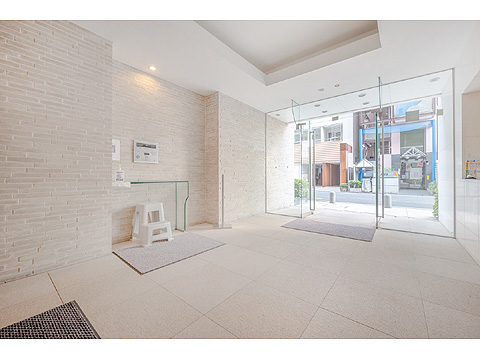 エントランス　オートロックシステムです。