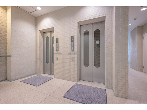 その他共用部　エレベーター２基設置です。