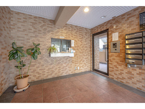 ロビー 1階エントランスホールです。