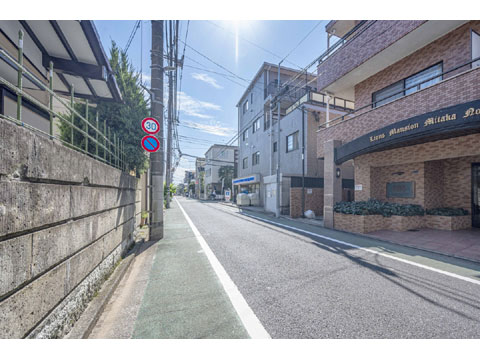 現地土地写真 西側道路です。