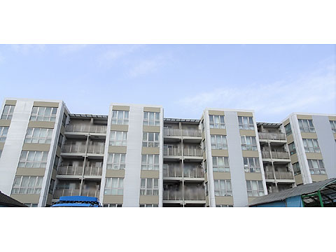 現地外観写真　建物外観3正面