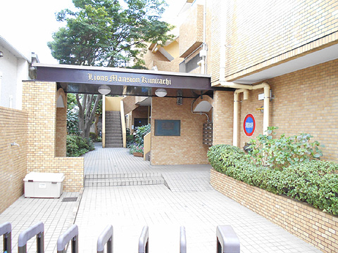 エントランス　エントランス前入り口