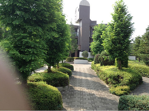 その他共用部　エントランスまでのアプローチ庭園