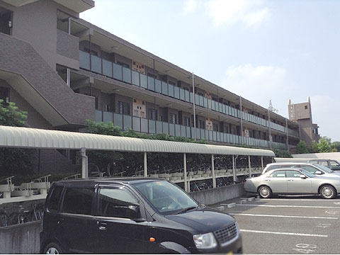 駐車場　ゆったりした平置き駐車場