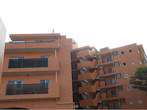 現地外観写真　建物外観４