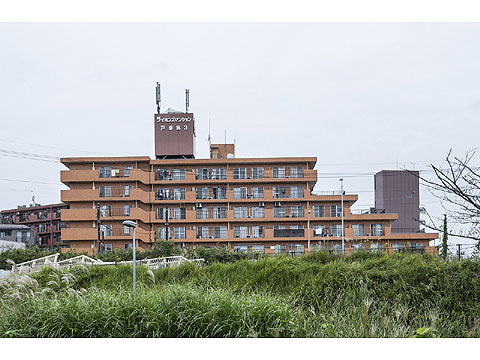 現地外観写真　建物外観５