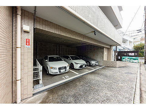 駐車場　駐車場