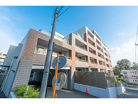 現地外観写真 タイル張りの外観