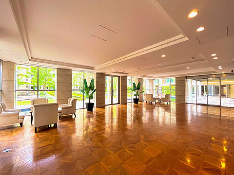 ロビー 待合席のあるロビー