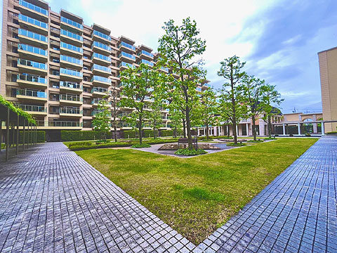 その他共用部 季節を感じる事が出来る中庭