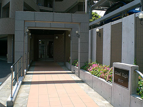 現地外観写真　エントランス