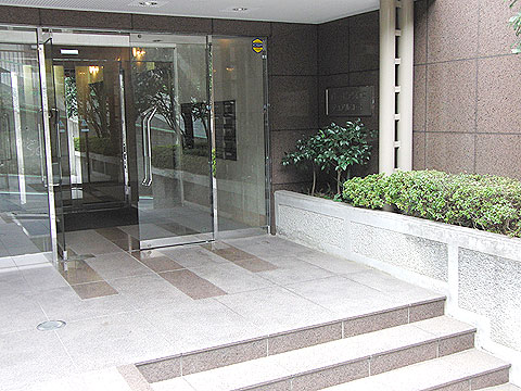 現地外観写真　エントランス