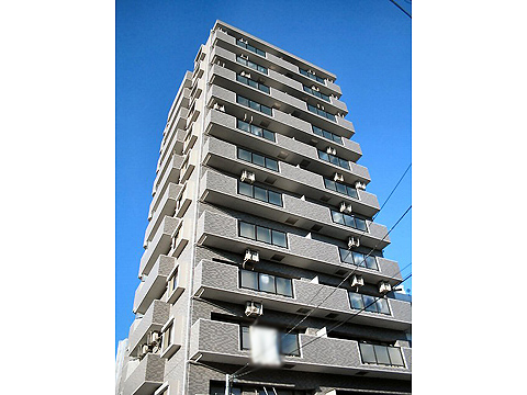 現地外観写真 駅前ランドマークになるゲート