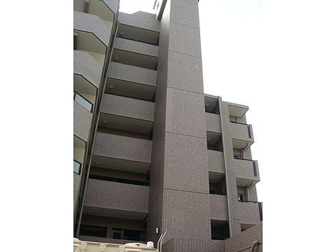 エントランス　開放感のあるエントランスホール