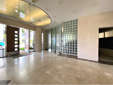 エントランス エントランス(オートロック)