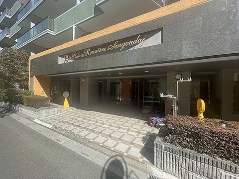 現地外観写真　エントランス外観