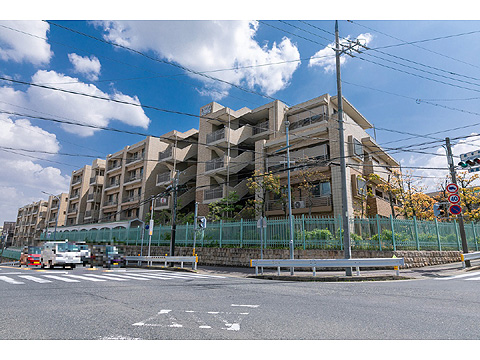 現地外観写真 1番館外観