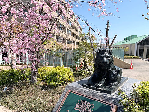 ロビー ライオン像