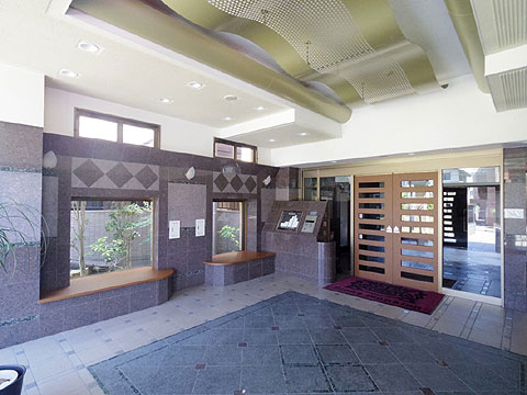 エントランス　モニター付オートロック完備