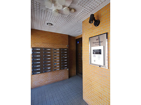 エントランス　モニター付きオートロックを完備