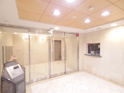 エントランス オートロックを完備