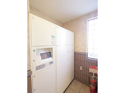 ロビー　宅配ボックス