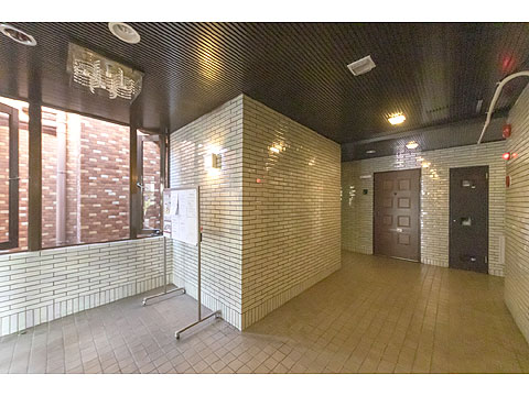 エントランス エントランス内