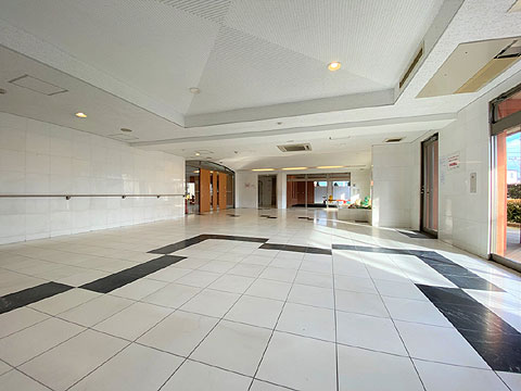 エントランス　エントランスホール