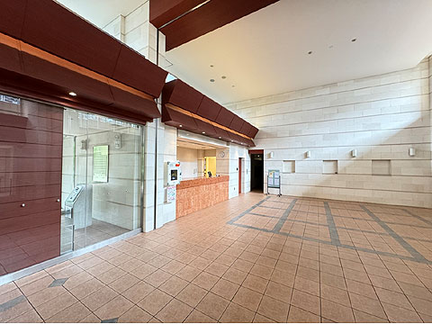 ロビー 管理員カウンター