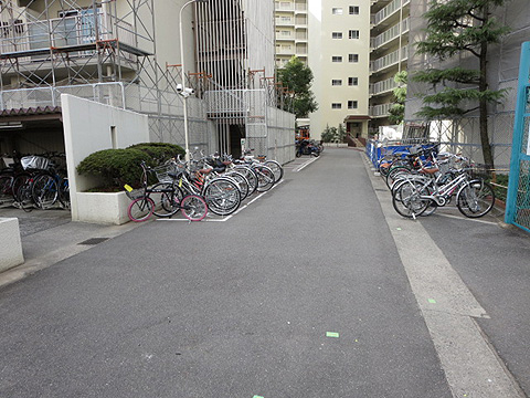 駐車場 歩車分離設計でご安心頂けます