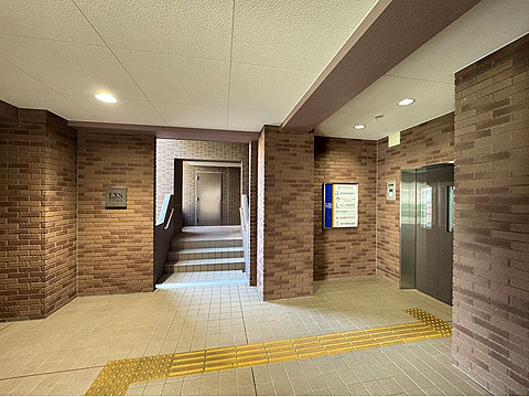 エントランス　南千里駅側サブエントランス