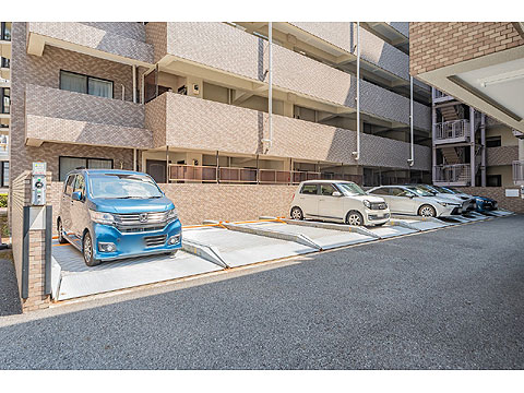 駐車場　駐車場