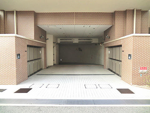 駐車場 直通エレベータ付地下駐車場