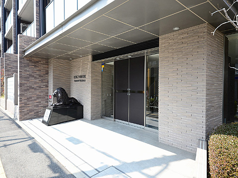 エントランス ライオン像