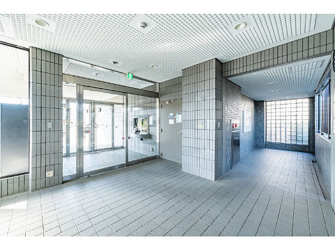 ロビー ●ロビー