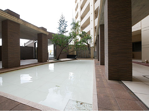 ロビー ウォーターガーデン