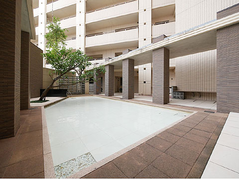 ロビー ウォーターガーデン