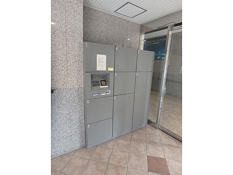 エントランス　宅配ボックス完備