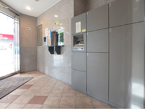 ロビー　宅配ボックス