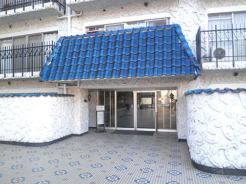 エントランス エントランス 夜間はオートロックになります