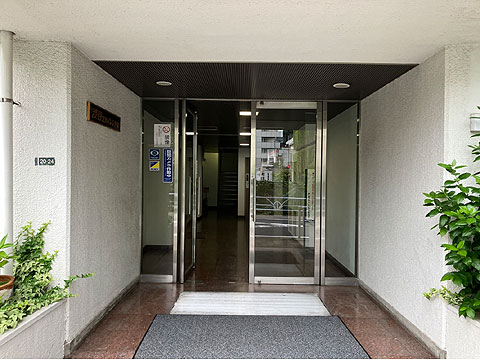 エントランス　入口