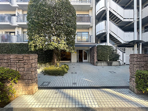 現地外観写真　エントランス外観