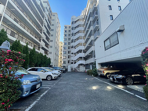 駐車場　駐車場