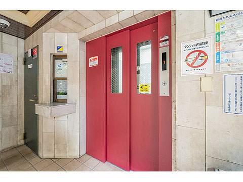 ロビー　エレベーター1基