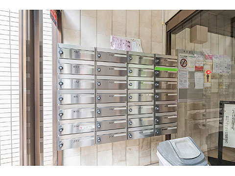 ロビー　帰宅の動線にあるメールポスト