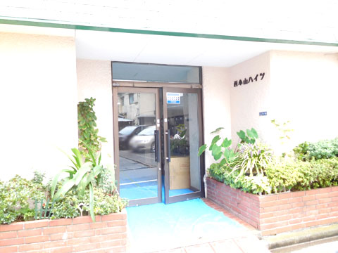 その他共用部 2.植栽が施されたエントランス