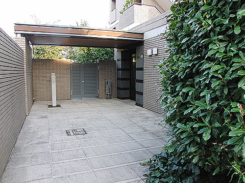 エントランス エントランスまでのアプローチ