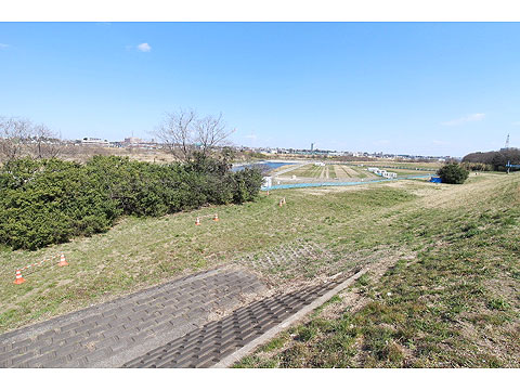 現地外観写真 エントランスホール